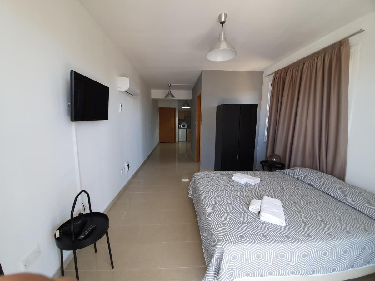 Valentinos Apartments Paphos Exterior foto
