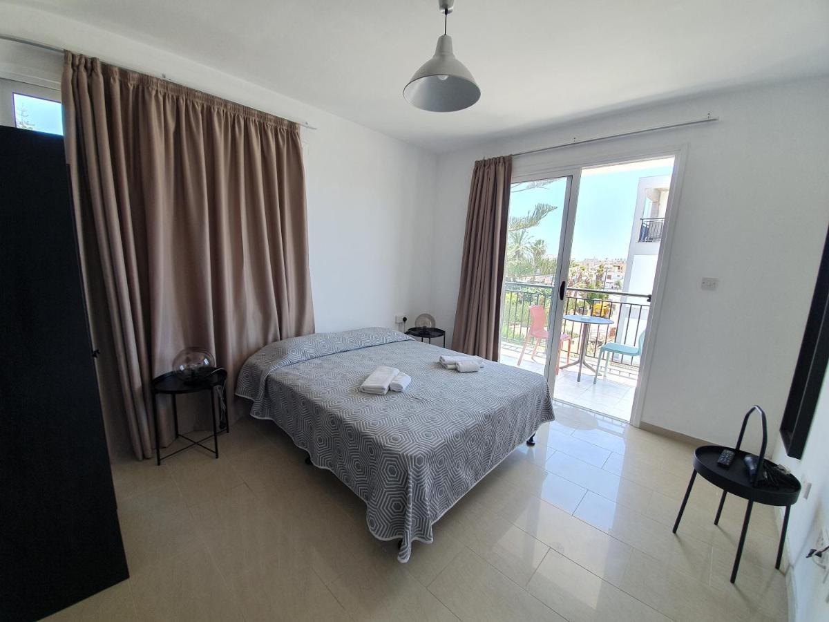 Valentinos Apartments Paphos Exterior foto