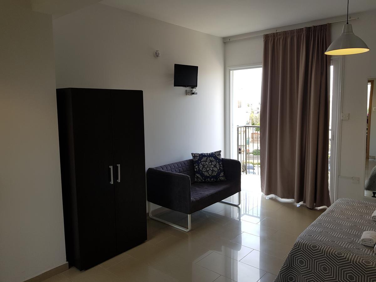 Valentinos Apartments Paphos Exterior foto