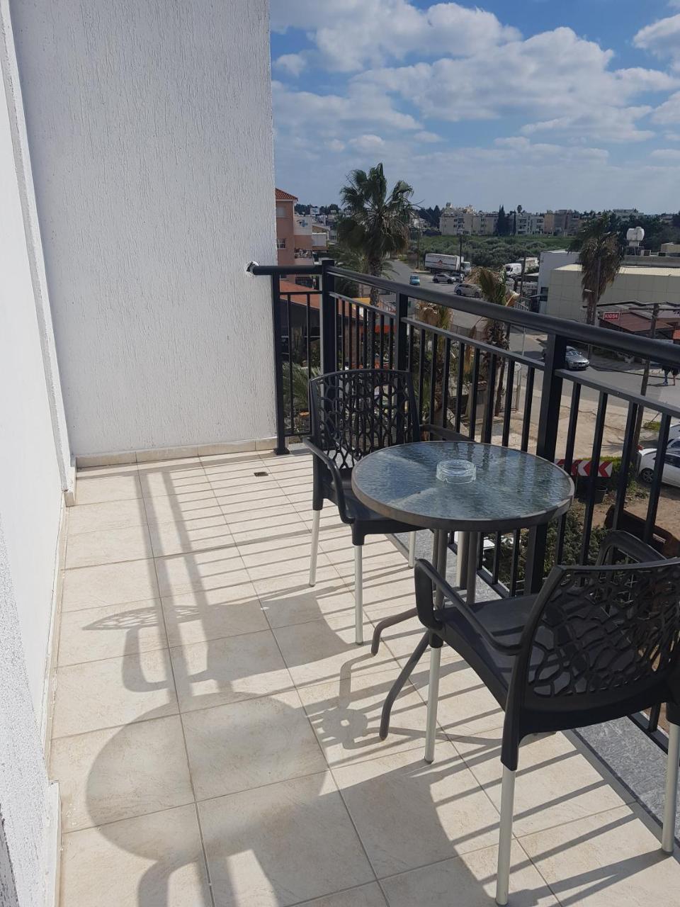 Valentinos Apartments Paphos Exterior foto