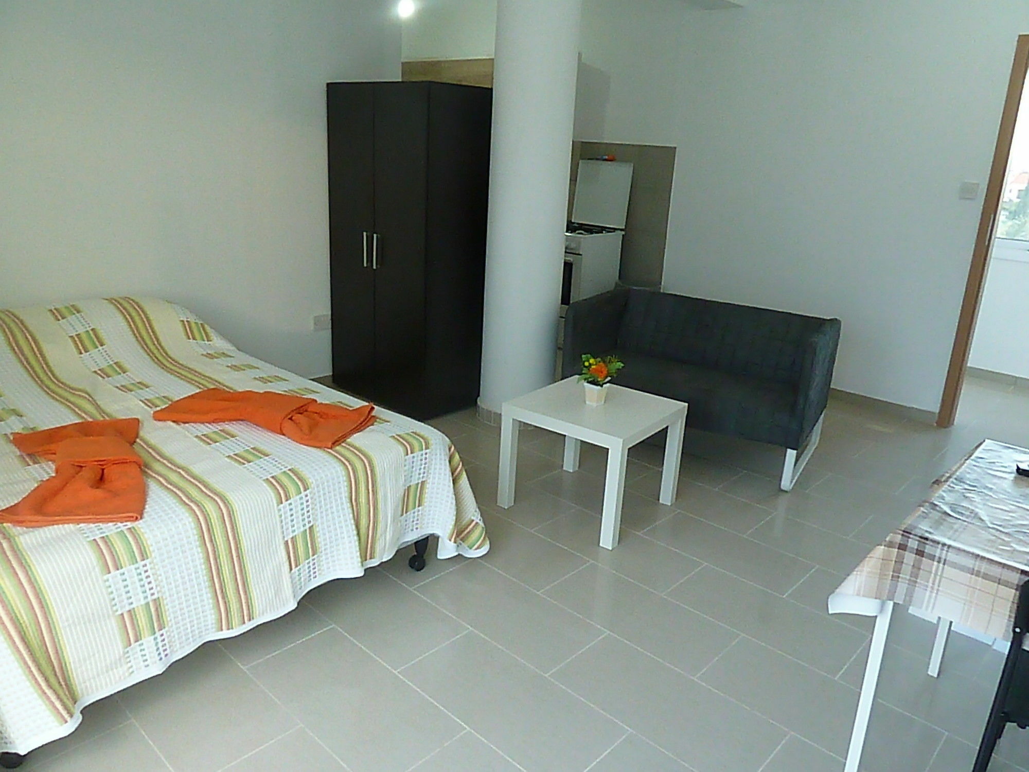 Valentinos Apartments Paphos Exterior foto